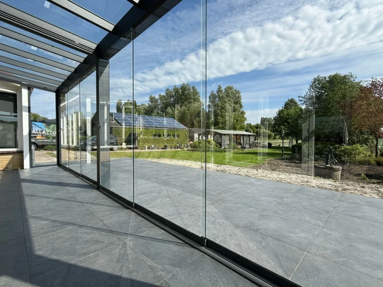 Hellend dak tuinkamer